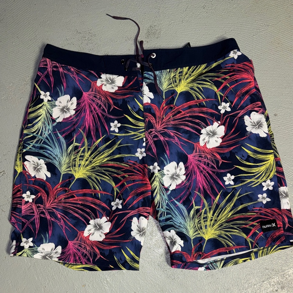 Hurley Men's Tropical Floral Board Shorts - Navy and Multicolor